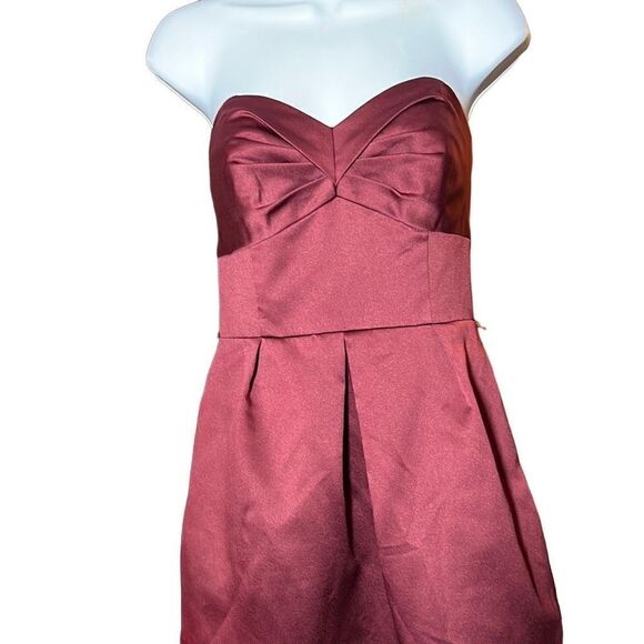 Women's Strapless Pleated Accent Fit & Flare Satin Red Mini Dress Size M - Picture 1 of 6